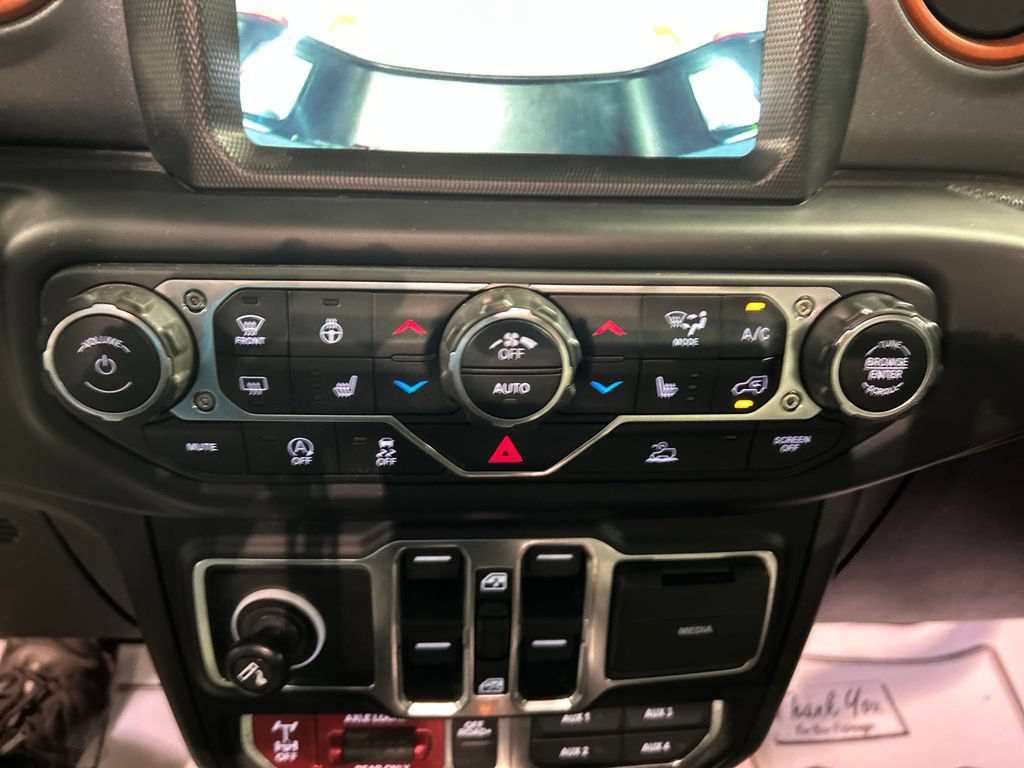 Used 2023 Jeep Gladiator Mojave w/ Cold Weather Group AWD/4WD image 19