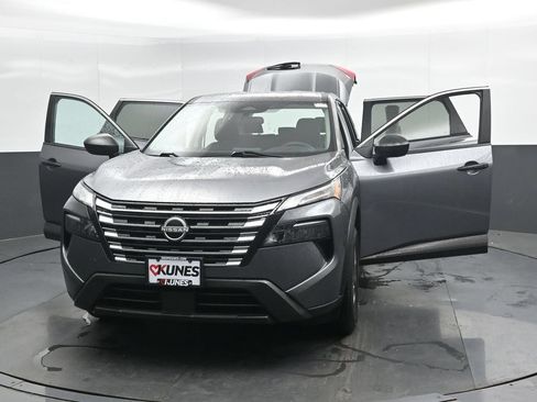 Used 2024 Nissan Rogue S AWD/4WD image 46