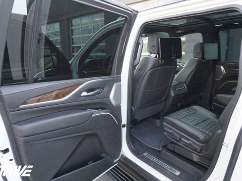 Used 2023 Cadillac Escalade ESV Sport Platinum w/ LPO, Floor Liner Package image 30