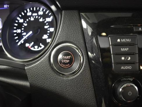 Used 2019 Nissan Rogue SV w/ Sun & Sound Touring Package AWD/4WD image 18