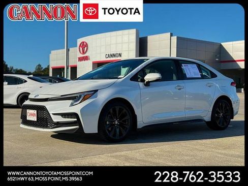 Certified 2024 Toyota Corolla SE w/ SE Premium Package FWD image 1