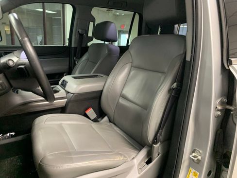 Used 2017 Chevrolet Tahoe LT w/ Luxury Package RWD image 9