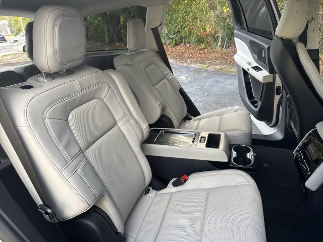 Used 2025 Lincoln Aviator Reserve w/ Illumination Package AWD/4WD image 11