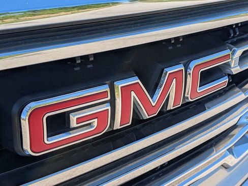 Used 2020 GMC Sierra 1500 SLT RWD image 10