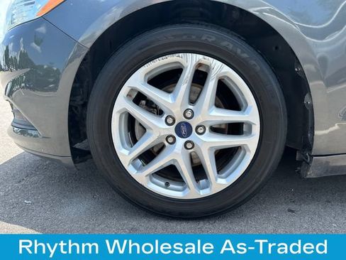 Used 2015 Ford Fusion SE FWD image 10