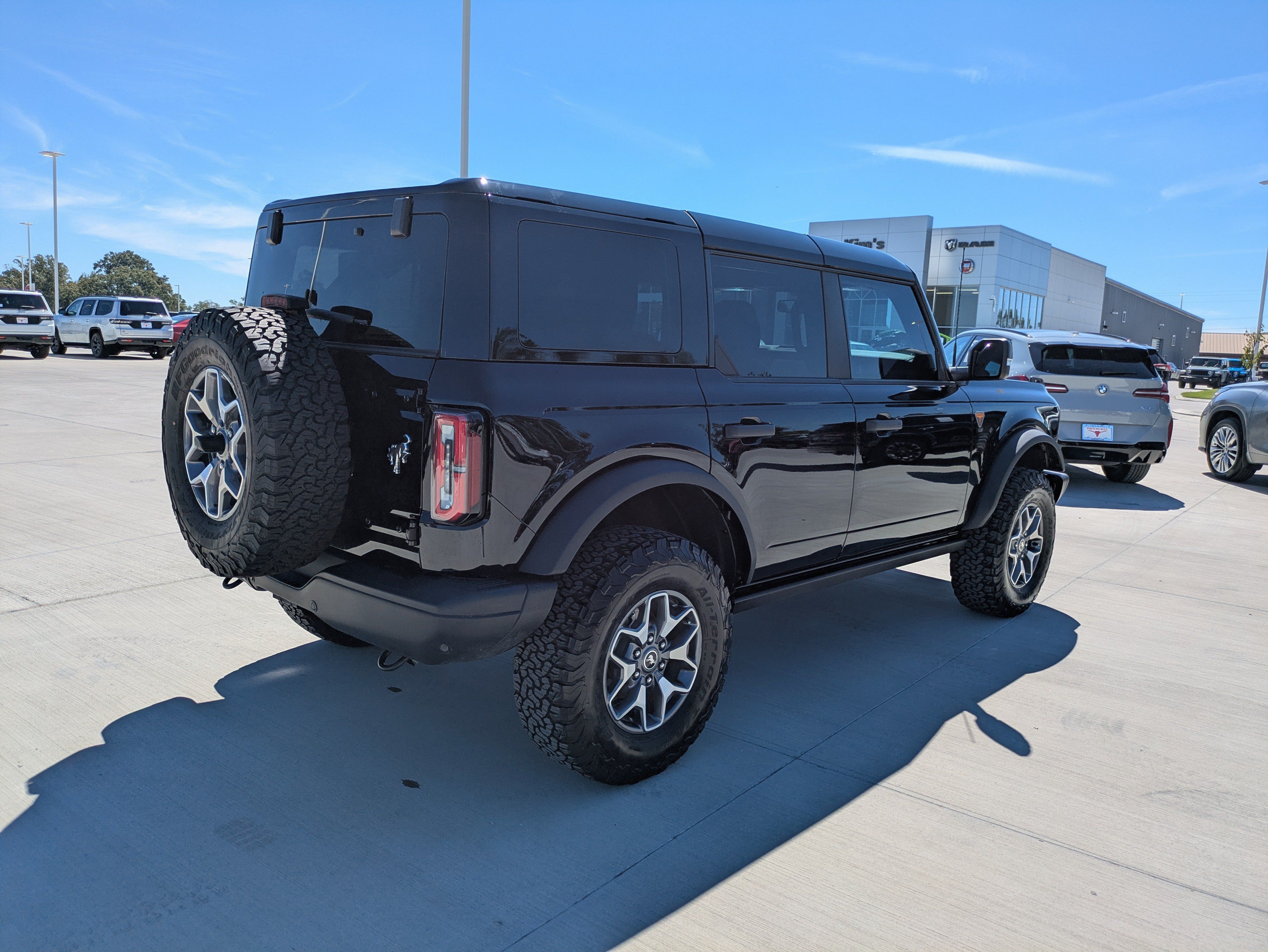 Used 2025 Ford Bronco Badlands AWD/4WD image 5