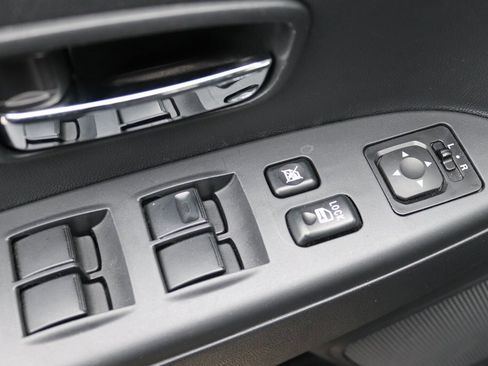 Used 2025 Mitsubishi Outlander Sport LE image 16