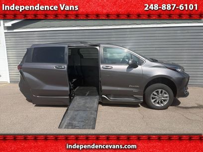 Used 2021 Toyota Sienna XLE w/ XLE Plus Package