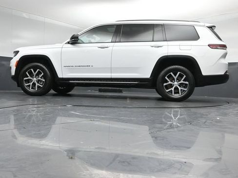 Used 2025 Jeep Grand Cherokee L Limited w/ Luxury Tech Group II AWD/4WD image 42
