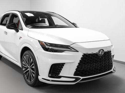 Used 2023 Lexus RX 500h F Sport image 9