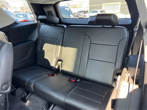 Used 2020 Chevrolet Traverse RS image 36