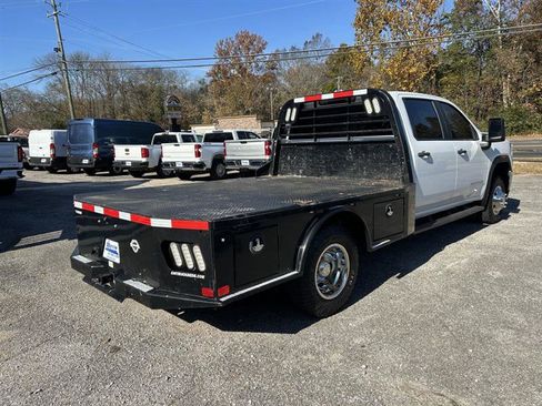 Used 2021 GMC Sierra 3500 Base Crew Cab 4WD w/ Convenience Package image 5