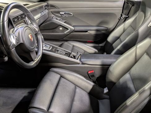 Certified 2015 Porsche 911 Carrera 4S AWD/4WD image 5