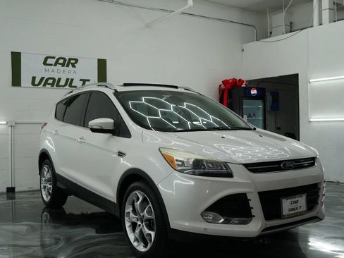 Used 2015 Ford Escape Titanium w/ Equipment Group 301A FWD image 3