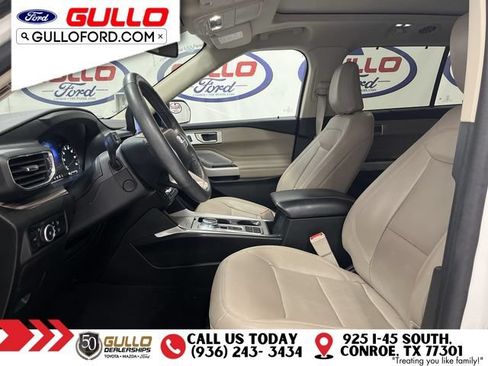 Used 2023 Ford Explorer Limited w/ Limited Technology Package RWD image 30