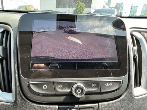 Used 2022 Chevrolet Malibu LS FWD image 15