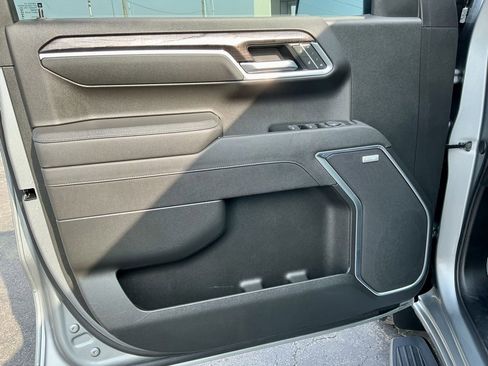 Used 2025 Chevrolet Silverado 1500 LTZ image 44