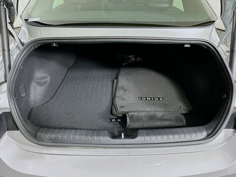 Used 2024 Hyundai Ioniq 6 SE RWD image 28