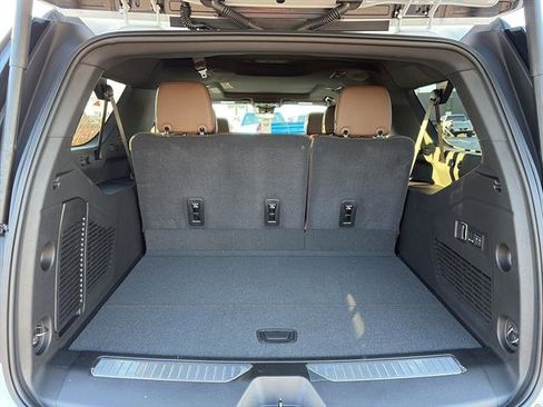 New 2026 Chevrolet Suburban High Country image 13