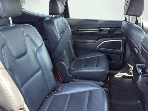 Used 2025 Kia Telluride S AWD/4WD image 37