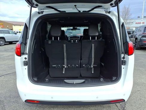 New 2026 Chrysler Voyager LX image 8