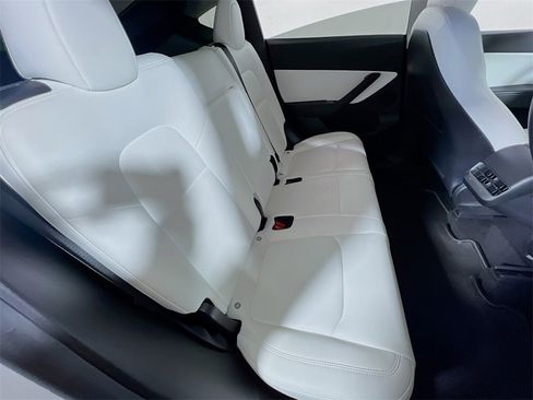 Used 2021 Tesla Model Y Long Range image 24