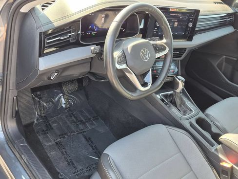 Used 2025 Volkswagen Jetta SE FWD image 14