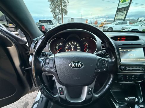 Used 2015 Kia Sorento SX image 9