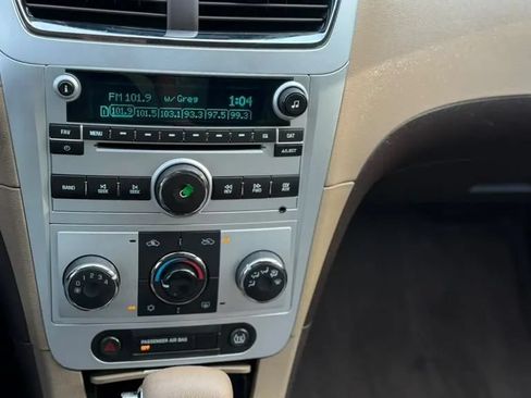 Used 2010 Chevrolet Malibu LS FWD image 15