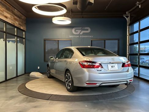 Used 2017 Honda Accord EX-L image 5