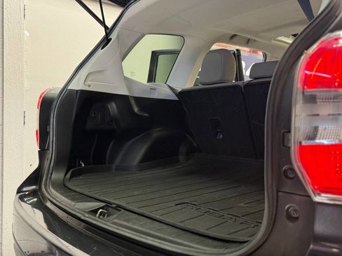 Used 2016 Subaru Forester 2.5i Limited AWD/4WD image 12