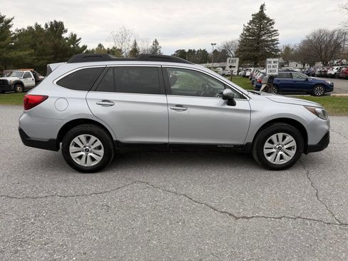 Used 2019 Subaru Outback 2.5i Premium AWD/4WD image 6