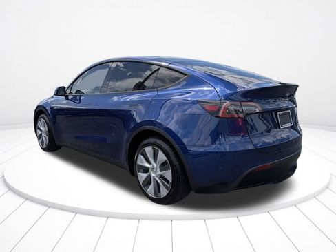 Used 2022 Tesla Model Y Long Range AWD/4WD image 5