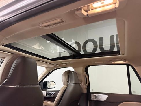 Used 2024 Lincoln Navigator Reserve AWD/4WD image 17
