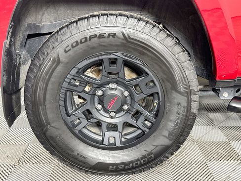 Used 2023 Toyota 4Runner SR5 Premium w/ Moonroof Package RWD image 32