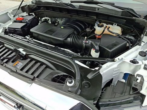 Used 2025 GMC Sierra 1500 SLT image 29