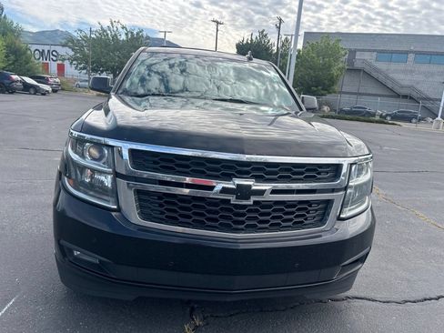 Used 2016 Chevrolet Suburban LT w/ Luxury Package AWD/4WD image 3