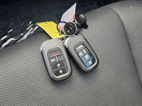 Used 2023 Honda Accord EX-L image 18
