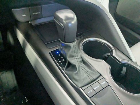 Certified 2022 Toyota Camry SE w/ Convenience Package FWD image 25