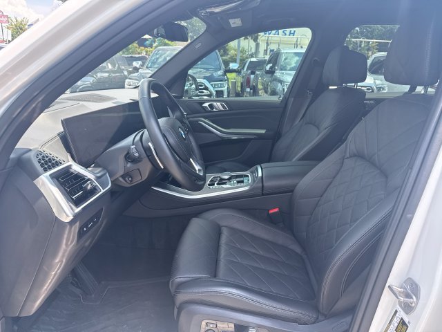 Used 2024 BMW X5 xDrive40i w/ Premium Package AWD/4WD image 13