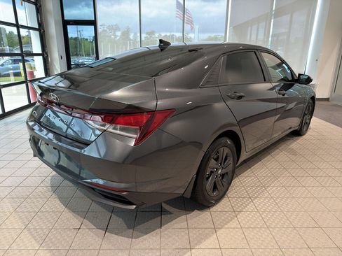 Used 2023 Hyundai Elantra SEL image 5