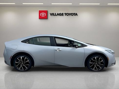 New 2026 Toyota Prius Plug-In Hybrid FWD image 6