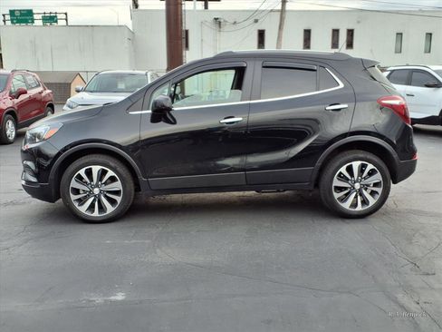 Used 2021 Buick Encore Preferred image 2