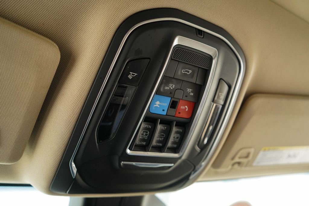Used 2021 Jeep Grand Cherokee L Limited RWD image 11