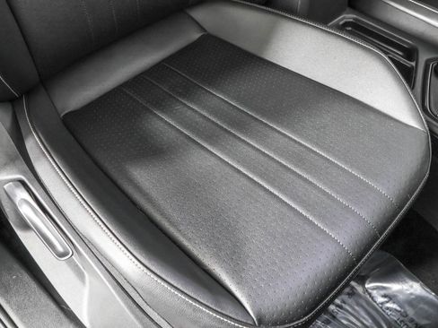 Used 2022 Volkswagen Tiguan SE R-Line image 47