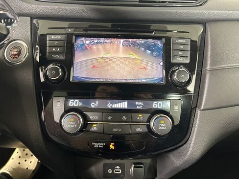 Used 2020 Nissan Rogue SV AWD/4WD image 23