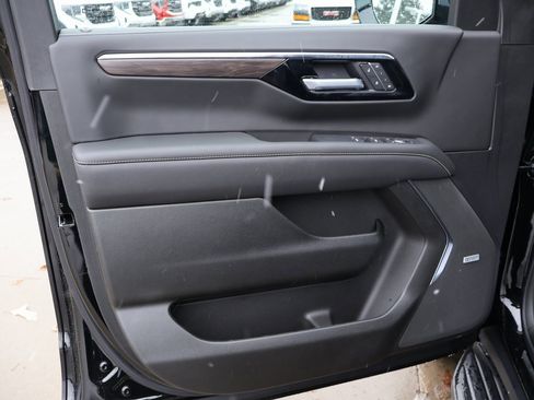 New 2025 Chevrolet Suburban Premier w/ Sun And Tow Package image 12