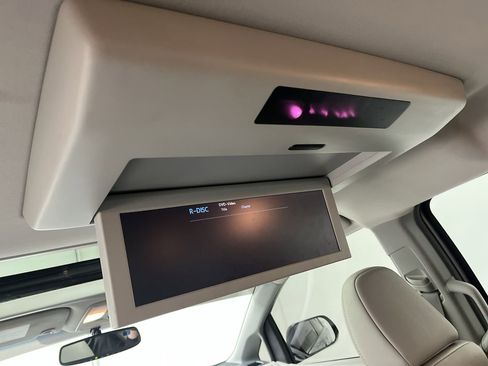 Used 2017 Toyota Sienna XLE Premium image 8