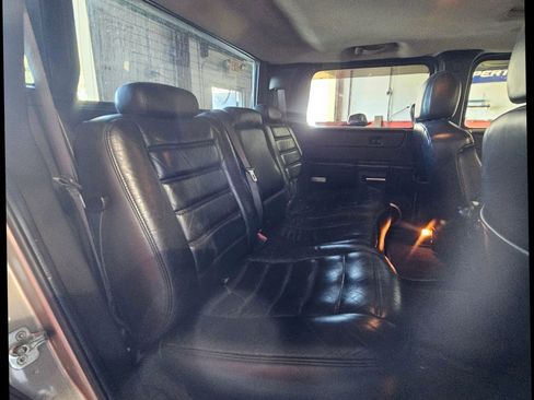 Used 2005 HUMMER H2 SUT w/ Preferred Equipment Group AWD/4WD image 19