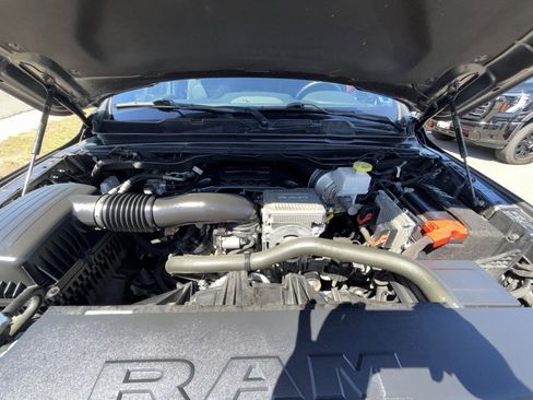 Used 2021 RAM 1500 Laramie AWD/4WD image 28